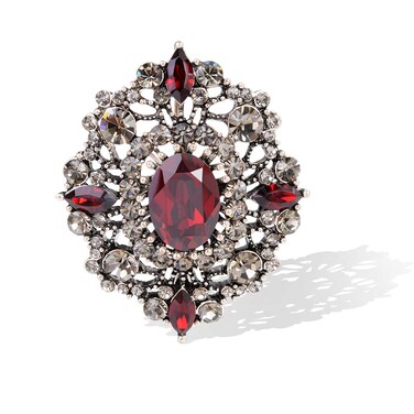 Women's Antique Classic Geometric Oval Shaped Hollowed Out Crystal Flower Filigree Brooch Pin Banquet Wedding Jewelry (Red)
