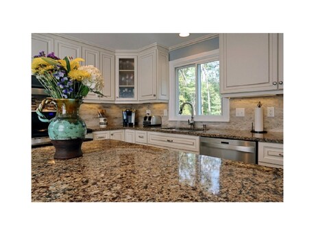 Kitchen Countertop Makeover Gold Black Granite Marble Vinyl Contact Paper Peel and Stick Update Self Adhesive Film 36&quot; x 240&quot; (20ft) Removable Waterproof Laminate Cover