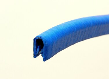 Blue Edge Trim Standard Size U Extrusion   U Height: 17/32", Grip Range: 3/64" - 9/64" (5 feet)