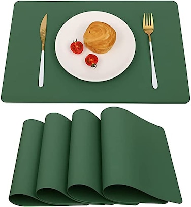Vinjiasin Placemats Set of 4 Green Leather Place Mats for Indoor Outdoor Waterproof Wipeable Heat Resistant Reversible Kitchen Dining Table Mats Easy to Clean Christmas