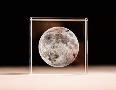 SHTWX 3D Moon Paperweight(Laser Etched) in Crystal Glass Cube Birthday Gifts(2.4x2.4x2.4) (Moon)