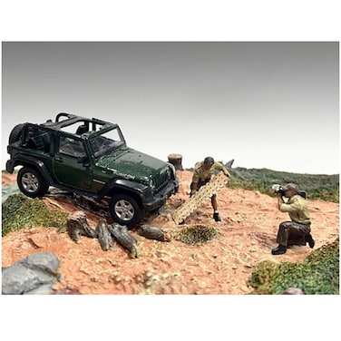 American Diorama 4X4 Mechanics 2 Piece Diecast Figure Set 4 for 1/43 Scale Models
