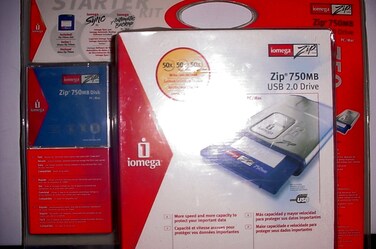 Iomega Zip 750MB USB 2.0 Drive - External