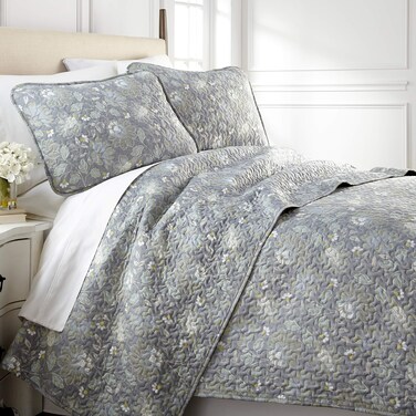 Southshore Fine Living, Inc. Oversized Quilt Bedding Set, Twin XL Coverlet with Matching Pillow Sham, Infinite Blossom Floral Coverlet, All Season Quilt Bedspread, Lightweight Twin XL Quilts, Blue