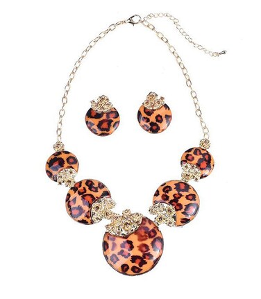 Fenni Jewelry Vintage Leopard Print Round Pendant Choker Necklace and Earrings Sets Costume Jewelry for Women Bridal