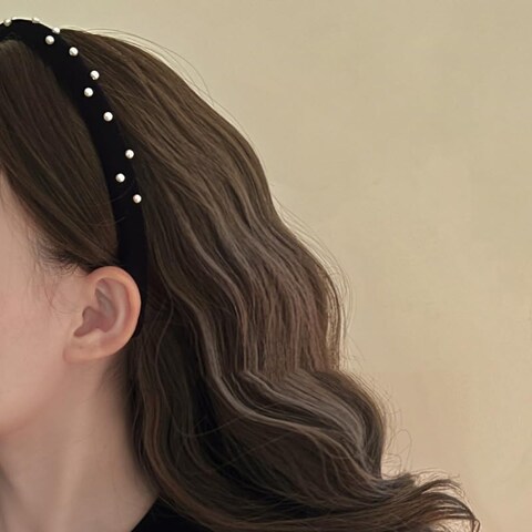 TUCEWP Black Headbands for Women Girls Pearl Velvet Headbands Non Slip Soft Thick Padded Headband Vintage Fall Turban Headband No Teeth Head Bands Hoops Headwear Fashion Styling Tools Accessories