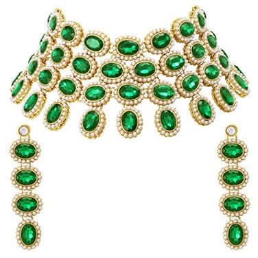 Aheli Stylish Bollywood Diva Deepika Padukone Reception Designed Choker Necklace with Maang Tikka Set Indian Traditional Wedding Fashion Jewelry for Women Girls (Green Faux Stone Deepika Necklace)