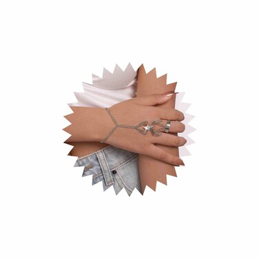 Xduargs Punk Crystal Spider Finger Ring Bracelet Vintage Spider Hand Harness Chain Bracelet Silver CZ Spider Slave Chain Hand Bracelet Adjustable Slave Chain Bracelet Jewelry for Women