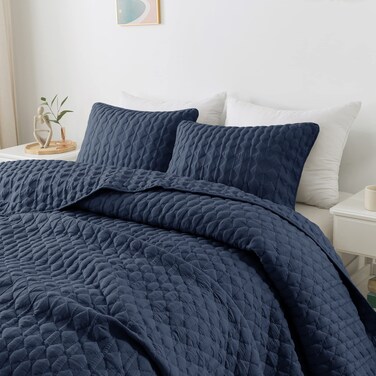 WDCOZY Oversized California Cal King Size Quilt Bedding Sets with Pillow Shams, Navy Blue Lightweight Soft Bedspread Coverlet Bed Cover, All Season Spring Summer, 3 Pieces, 116x106 inches