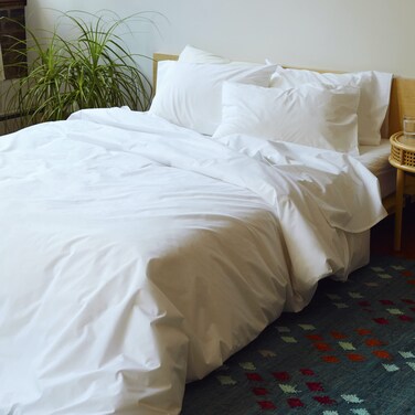 Brooklinen Luxury Sateen Duvet Cover - 100% Cotton, King/California King Size in White with Extra-Long Corner Ties and Button Closure - Best King/Cali King Duvet Covers