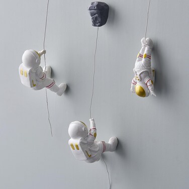 3Pcs Astronaut Wall Sculpture Climber Figurines, Climbing Wall Hanging Decoration, Outer Space Theme Decorations for Kid Bedroom, 3D Wall Decor for Living Room Playroom Classroom, Rock Climbing Gifts
