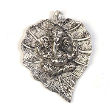 Purpledip Ganesha (Ganapathi, Ganesh, Ganpati, Vinayaka) Wall Hanging On Leaf: Festive Gift Idea (10187)