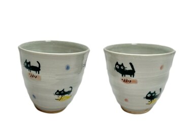 j-pure hitomi Japanese Mino Ware Ceramic Yunomi Tea Cups Set, 3.0 Inches High and 3.15 Inches in Diameter, 6.76 Fluid Ounces, for Hot Green Tea, Bancha, Set of 2, (Four Cats)