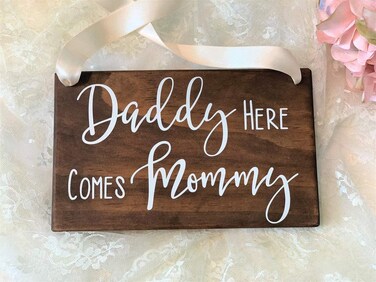 TUNIU Wooden Signs with Sayings Daddy Here Comes Mommy Wedding Wood Sign. Ring Bearer Sign. Rustic Wedding Decor. Daddy Mommy Wedding Sign. Wedding Decor Wood Sign Custom 8x12inch