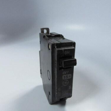 GE THQB1115 Bolt-On Mount Type THQB Miniature Circuit Breaker 1-Pole 15 Amp 120/240 Volt AC