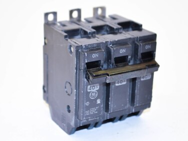 General Electric GETHQB32040 GE THQB32040 3P 40A 240V Bolt-ON CB, Black