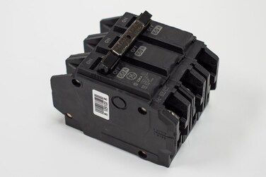 General Electric GETHQC32020WL GE THQC32020WL 3P 20A 240V CB, Black