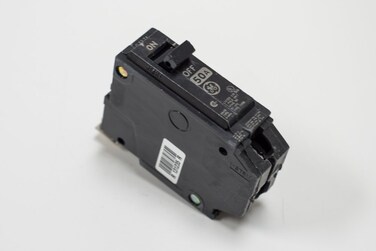 General Electric GETHQB1160 GE THQB1160 1P 60A 120V Bolt-ON CB, Black