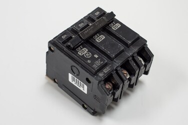 GE Industrial THQB32025 Bolt-On Mount Type THQB Miniature Circuit Breaker 3-Pole 25 Amp 240 Volt AC