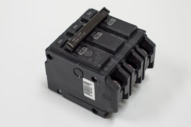 General Electric THQL32035 Plug In Circuit Breaker 3P 35 Amp 240Vac
