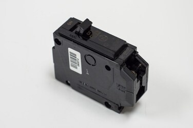 General Electric THHQL1120 Plug In Circuit Breaker 1P 20 Amp 120Vac/48Vdc