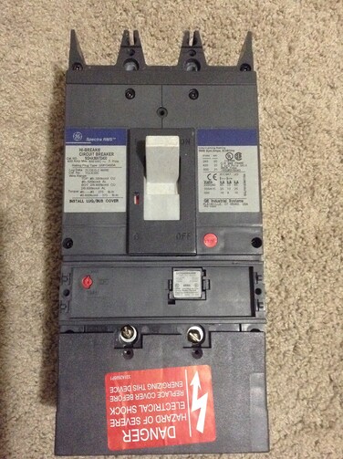 General Electric GESGHA36AT0400 GE SGHA36AT0400 3P-600V-400A CB, Black