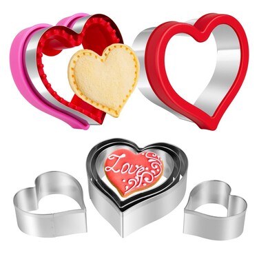 Heart Cookie Cutter Set, 8 Pieces Valentines Day Heart Cookie Cutter, Sandwich Cutter and Sealer for Kids, Heart Shaped Cookie Cutter for Sandwiches, Pastries, Fruit and Cakes