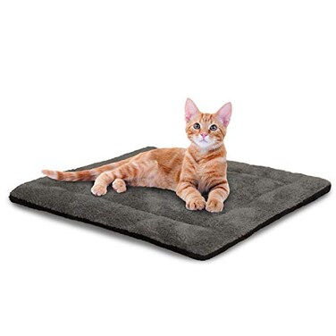 K&amp;H PET PRODUCTS Self-Warming Cat Bed Pad, Self Heating Pad for Outdoor Cat Houses, Warming Mat for Indoor Pet Beds &amp; Furniture, Reversible Blanket, Machine Washable - Small 21 X 17in Gray/ Black