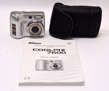 Nikon Coolpix 7600 7MP Digital Camera with 3x Optical Zoom