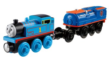 Thomas &amp; Friends Wooden Railway, Battery-operated Thomas with Booster Steam Car