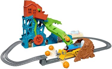 Thomas &amp; Friends TrackMaster track set with motorized Thomas engine, Darcy the digger powered by Thomas, and special features