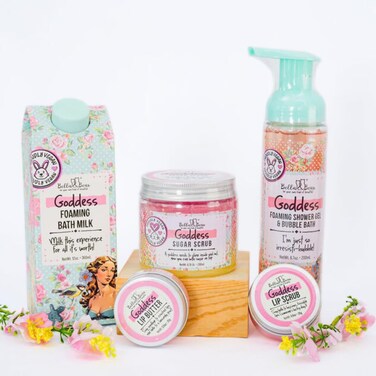 Bella &amp; Bear Goddess Mega Bath &amp; Body Gift Set with Foaming Shower Gel &amp; Bubble Bath, Bath Milk, Body Scrub &amp; Lip Scrub and Lip Butter - Gift for Women - Teens - Tweens