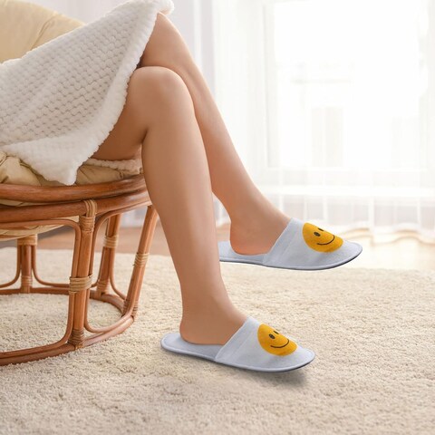 30 Pairs Unisex Disposable Slippers Non Slip Closed Toe Spa Smile Face House Slippers for Guests Hotel Home House