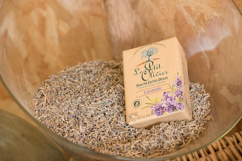 Le Petit Olivier Extra Mild Soap - Lavender - Gently Cleanses Skin - Delicately Perfumed - Vegetable Origin Based - 8.8 Oz