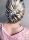 Kercisbeauty Wedding Pink Blue Rhinestones White Flower Hair Comb with Crystal Beads for Brides Bridal Headpiece Prom Hair dress(Silver)