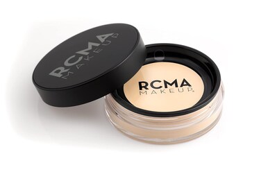 RCMA Makeup Premiere Loose Powder   Setting Face Powder   Talc Free   Vegan   Flawless Finish   Professional Makeup   Blurring Smoothing Effect   Amber