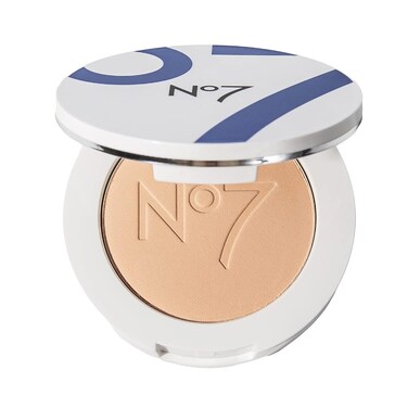 No7 Lift &amp; Luminate Triple Action Powder - Medium - Pressed Makeup Setting Powder for Face - Compact Setting Powder Reduces the Appearance of Fine Lines &amp; Enhances Glow (10g)