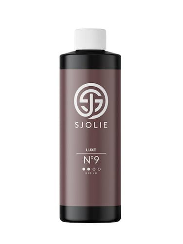 SJOLIE Violet Spray Tan Solution - Luxe 9 - Medium Blend   Sunless Tanning Solution for a Hydrating, Deep Brown Tan (8oz)