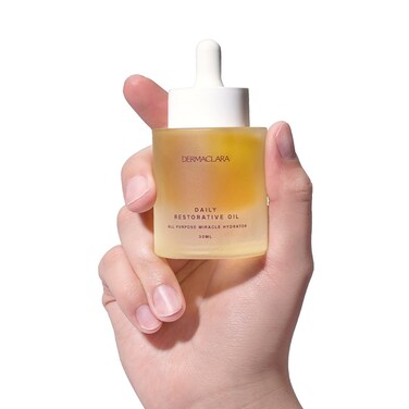 Dermaclara Daily Restorative Oil - Face Oil for Women &amp; Men with Jojoba Oil, Hydrating and Anti Aging with Nourishing Superfoods, Overnight Moisture for Youthful Glow - 30 ml