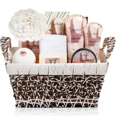 Spa Baskets For Women - Luxury Bath Set With Coconut &amp; Vanilla - Spa Kit Includes Wash, Bubble Bath, Lotion, Bath Salts, Body Scrub, Hand Cream, Shower Puff, Bathbombs, Soap and Towel
