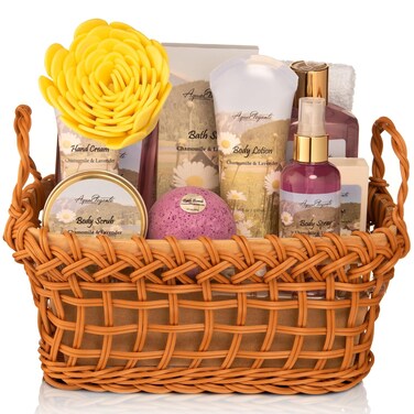 Spa Baskets For Women - Luxury Bath Set With Lavender &amp; Chamomile - Spa Kit Includes Wash, Bubble Bath, Lotion, Bath Salts, Body Scrub, Body Spray, Shower Puff, Bathbombs, Soap and Towel