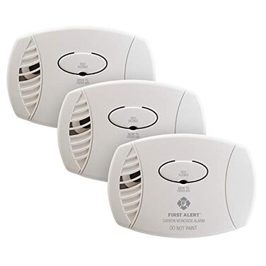FIRST ALERT Plug-In Carbon Monoxide Detector, 3 Count (Pack of 1), CO600 , White, 6.75 x 6.9 x 9 inches