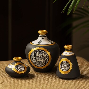 ExclusiveLane 'Madhubani Matkis' Terracotta Vase   Handpainted Vase for Living Room   Flower Vase Centerpieces   Home Decorative Accents   Ideal Gift for Occasions   Black, Gold &amp; White, Set of 3
