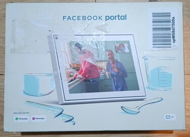 Portal White 10" from Facebook. Smart, Hands-Free Video Calling with Alexa Built-in (UK Import)