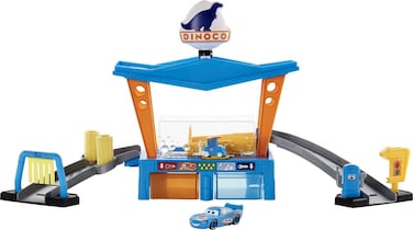Mattel Disney and Pixar Cars Dinoco Car Wash Playset with Pitty &amp; Lightning McQueen Toy Cars, Water Play &amp; Color Change