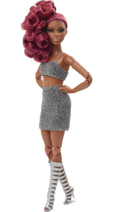 Barbie Signature Looks Doll (Petite, Red Hair) Fully Posable Fashion Doll Wearing Glittery Crop Top &amp; Skirt, Gift for Collectors,Multi