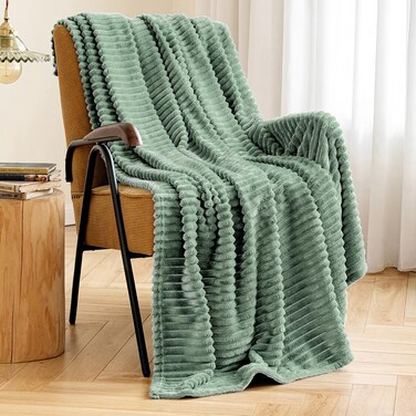 MIULEE Fleece Throw Blanket with Stripe Pattern 300GSM Super Soft Fuzzy Sage Green 3D Ribbed Jacquard Blanket for Couch Plush Warm Cozy Bed Blanket for Bed Sofa Chair Throw Size 50"x60
