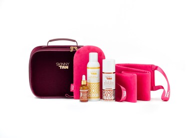 Wonder Tanning Collection Set by Skinny Tan for Women - 5 Pc Gift Set: 5oz Wonder Serum, 1oz Face Tanning Drops, 6.7oz Dry Mist Finishing Spray, Back Applicator, Dual Tanning Mitt