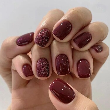 Press on Nails Short Burgundy Acrylic Nails Press ons Glossy Square Fake Nails with Golden Glitter Designs Red Full Cover Reusable Glue on Nails for Women Girls 24 Pcs