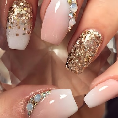 Medium Gold Press on Nails Bling Fake Acrylic Nails Coffin Sequins Full Cover Fake Nails for Women and Girls 24PCS